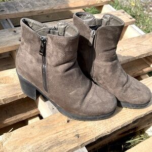 Brown Suede ankle boots - size 8.5